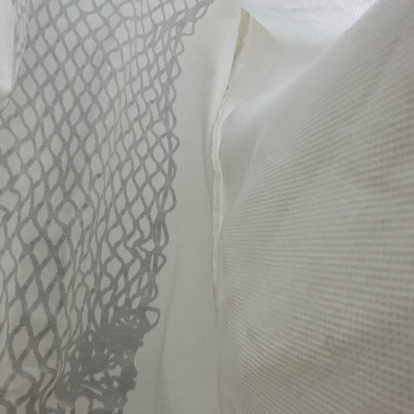 Burberry Men’s White Polo Shirt size M. Fish net design. Authentic - Picture 11 of 12